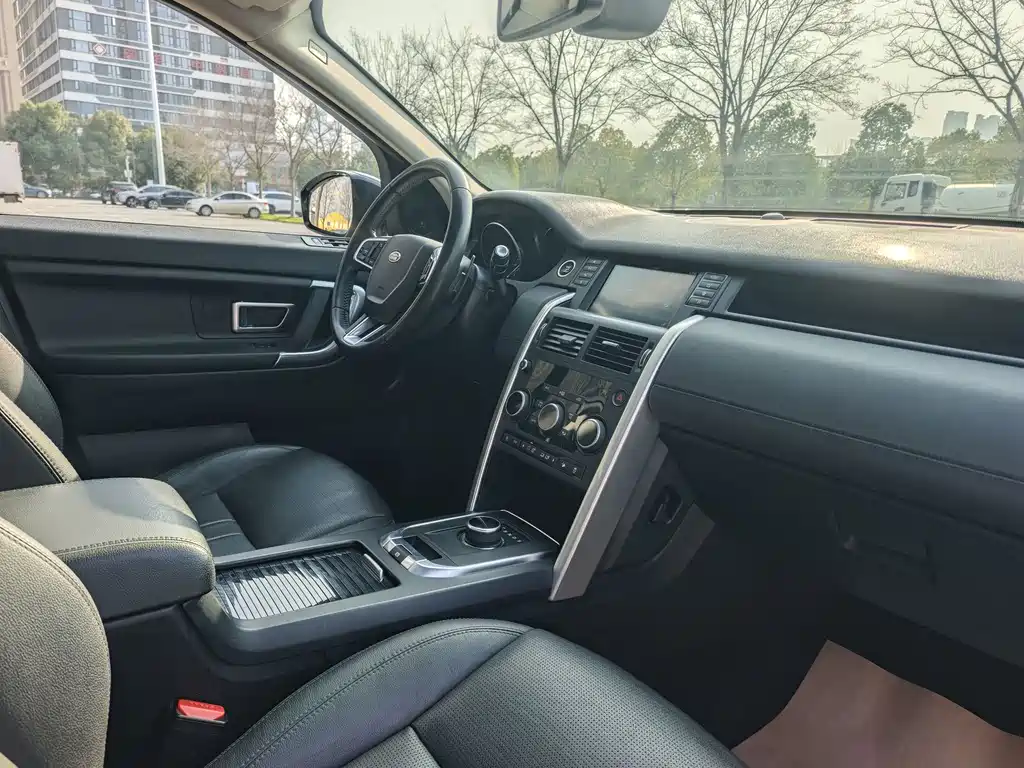 Land Rover Discovery Sport — фото 17