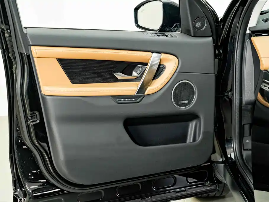 Land Rover Discovery Sport — фото 17