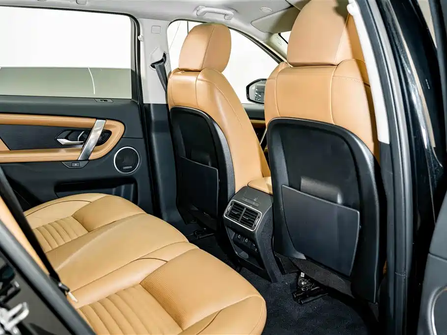 Land Rover Discovery Sport — фото 22