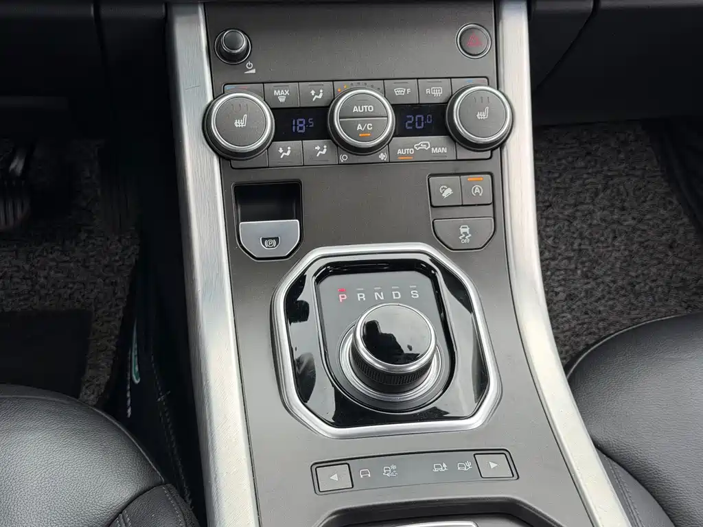 Land Rover Evoque — фото 13