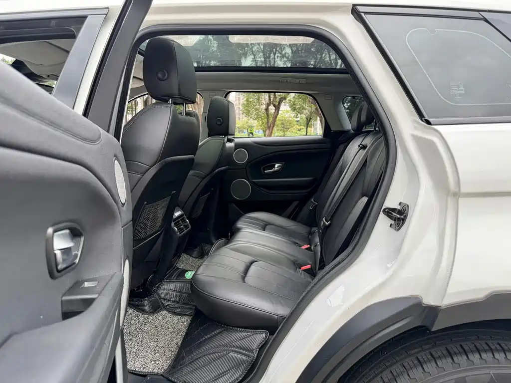 Land Rover Evoque — фото 17