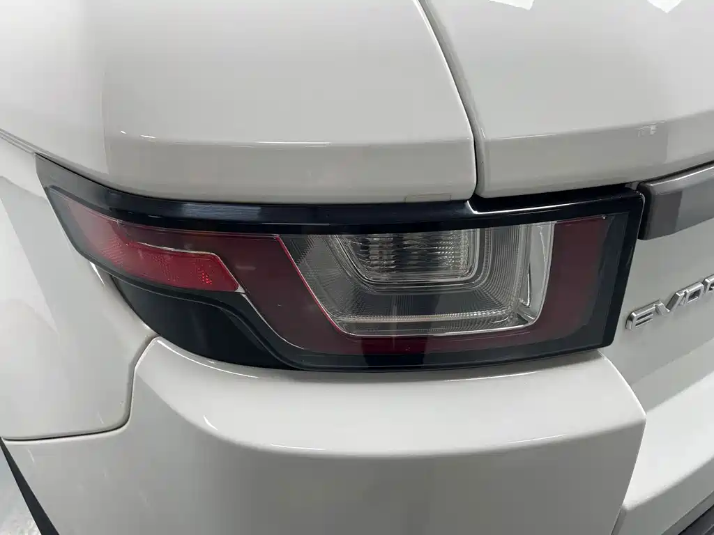 Land Rover Evoque — фото 18