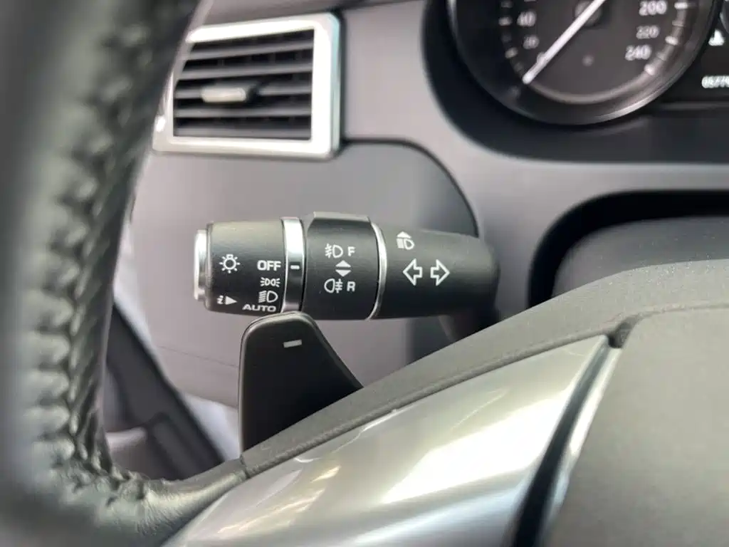 Land Rover Discovery Sport — фото 16