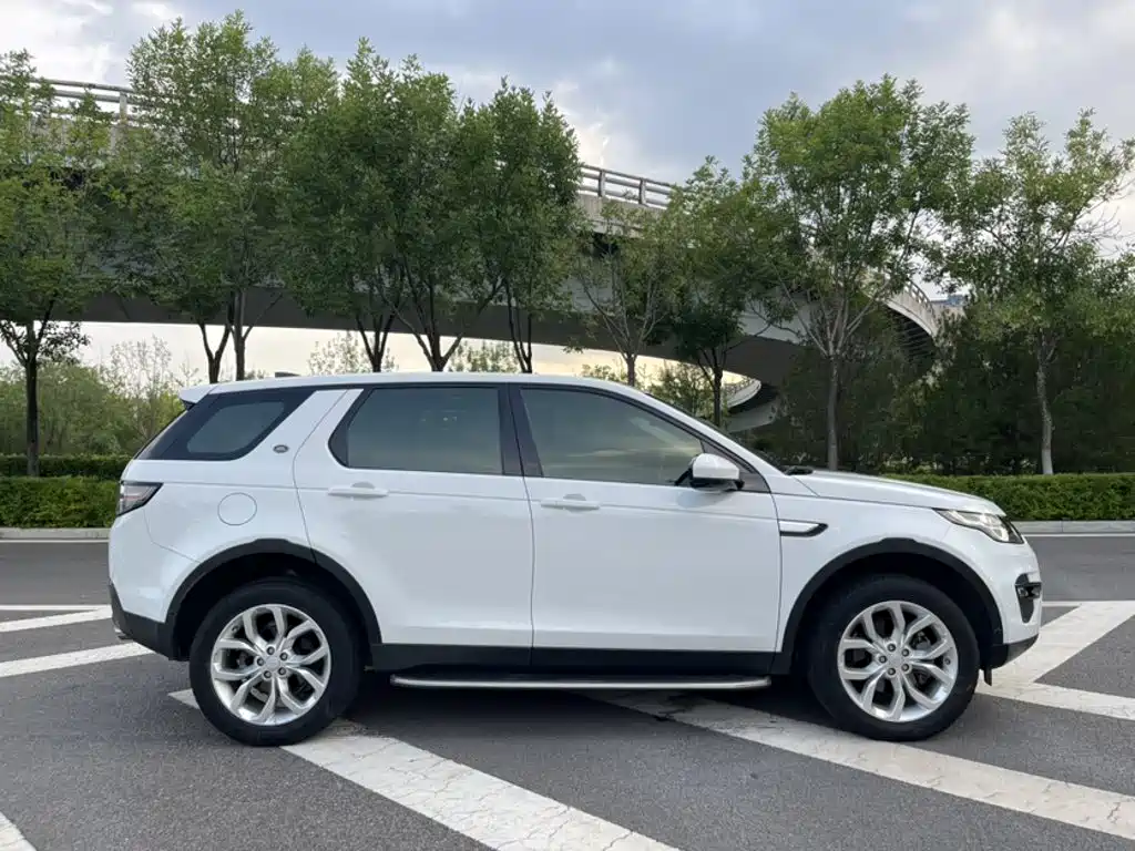 Land Rover Discovery Sport — фото 21