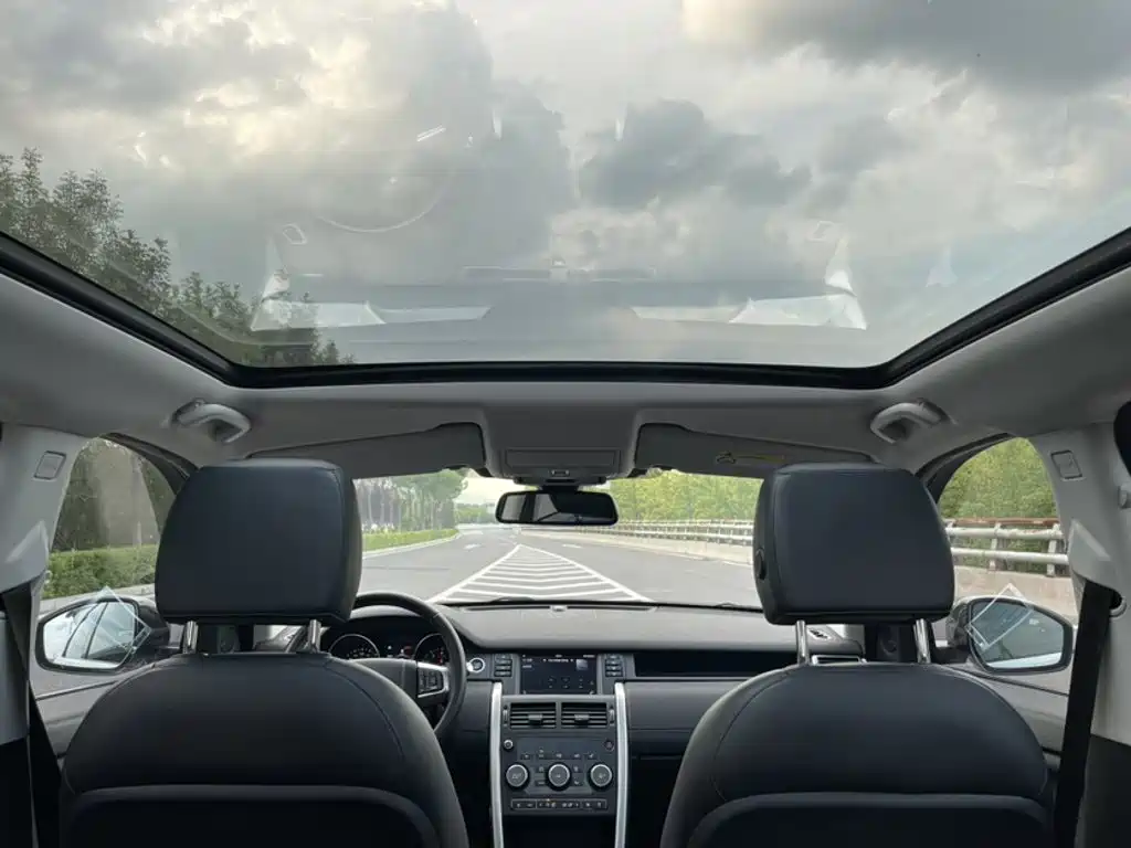 Land Rover Discovery Sport — фото 22