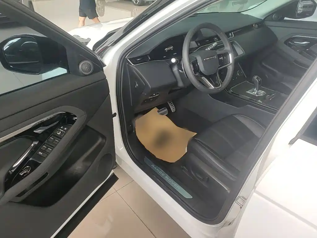 Land Rover Evoque — фото 16