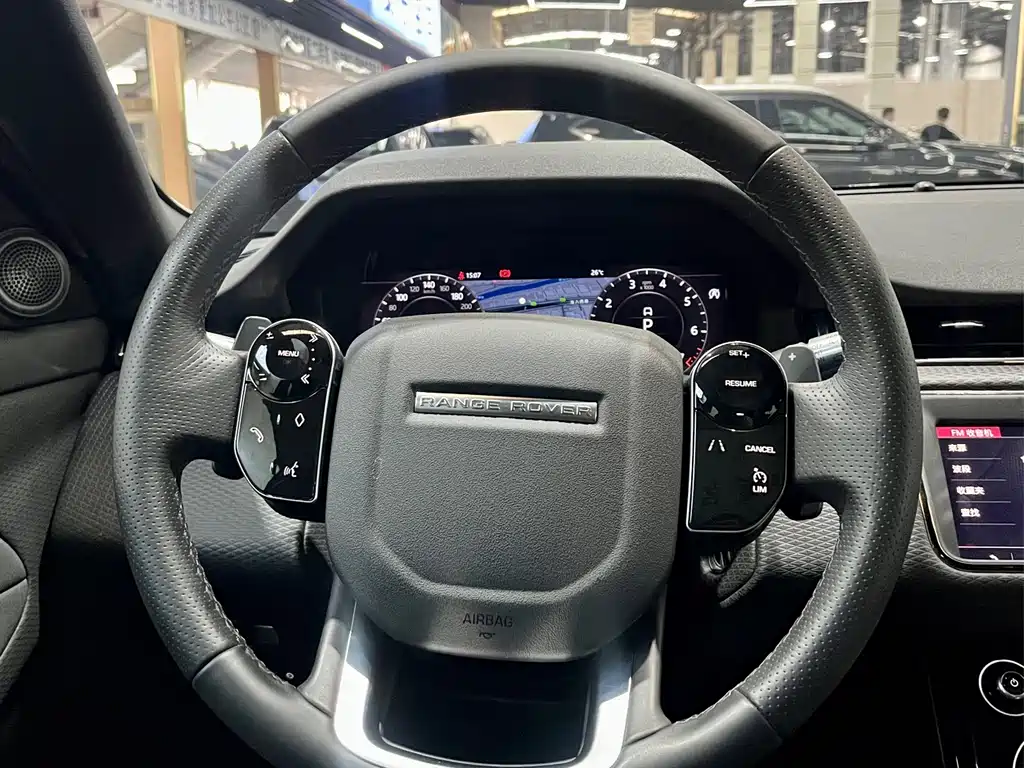 Land Rover Evoque — фото 15