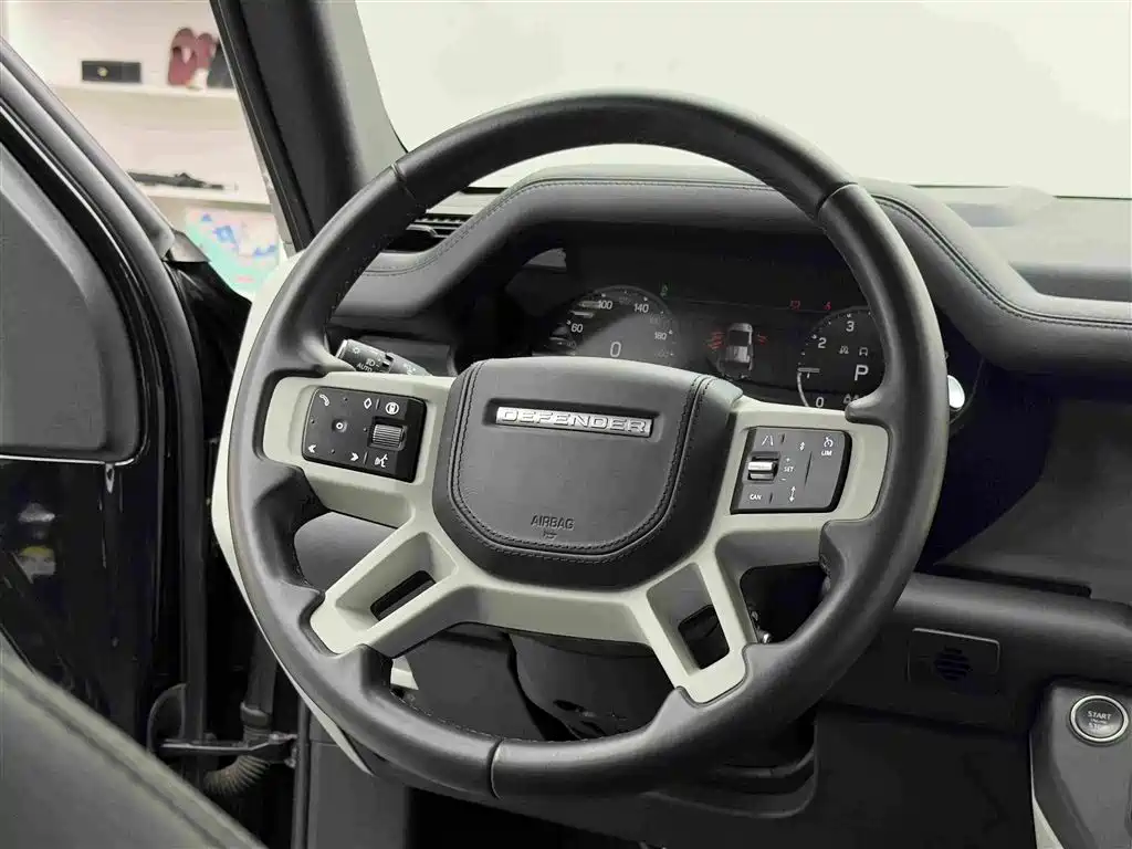 Land Rover Defender — фото 11
