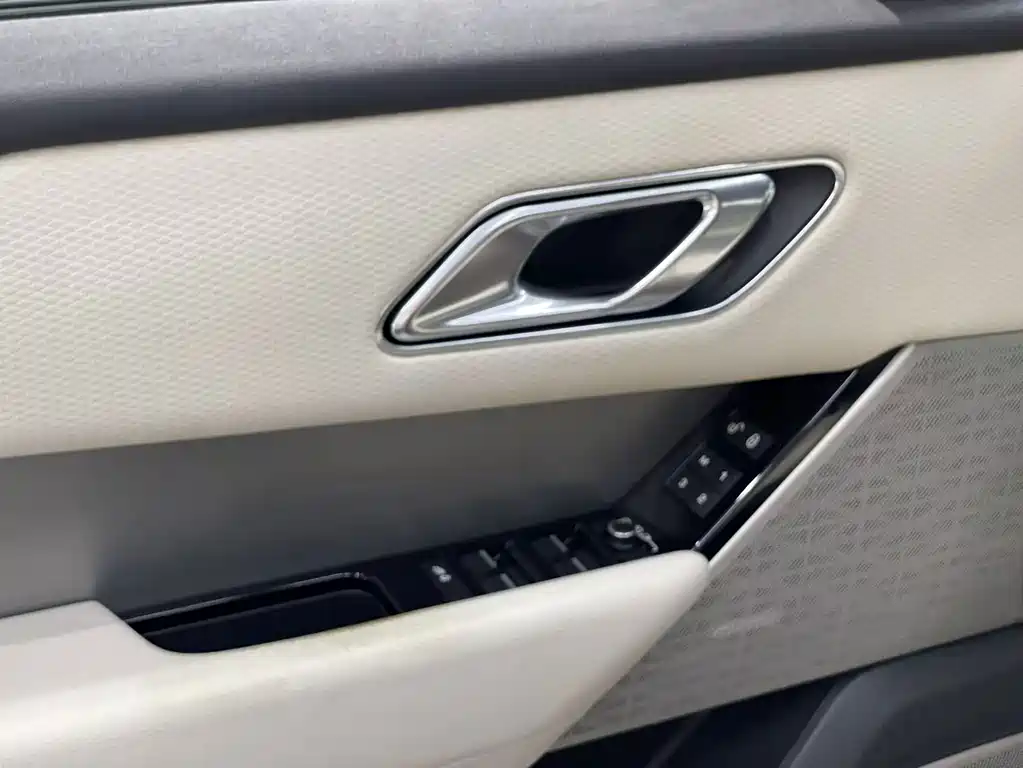 Land Rover Velar — фото 10