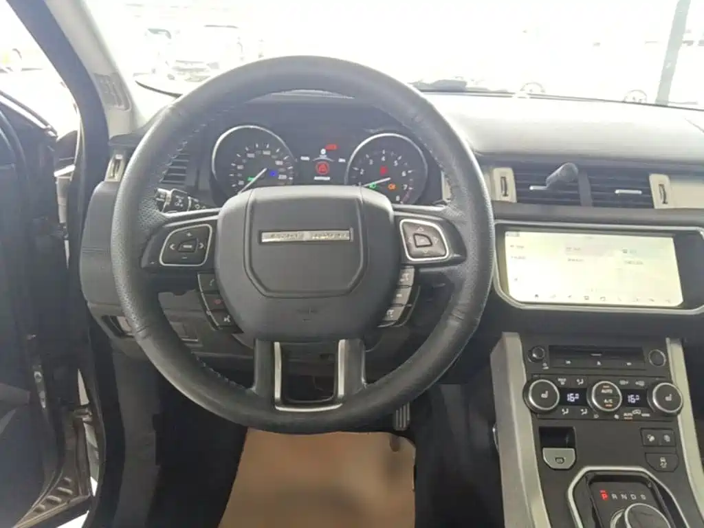 Land Rover Evoque — фото 11