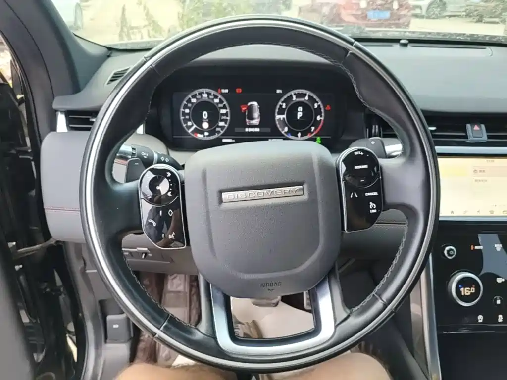 Land Rover Discovery Sport — фото 11