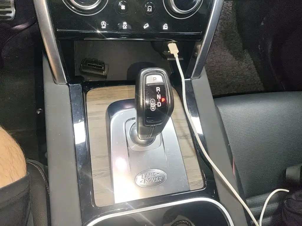 Land Rover Discovery Sport — фото 14