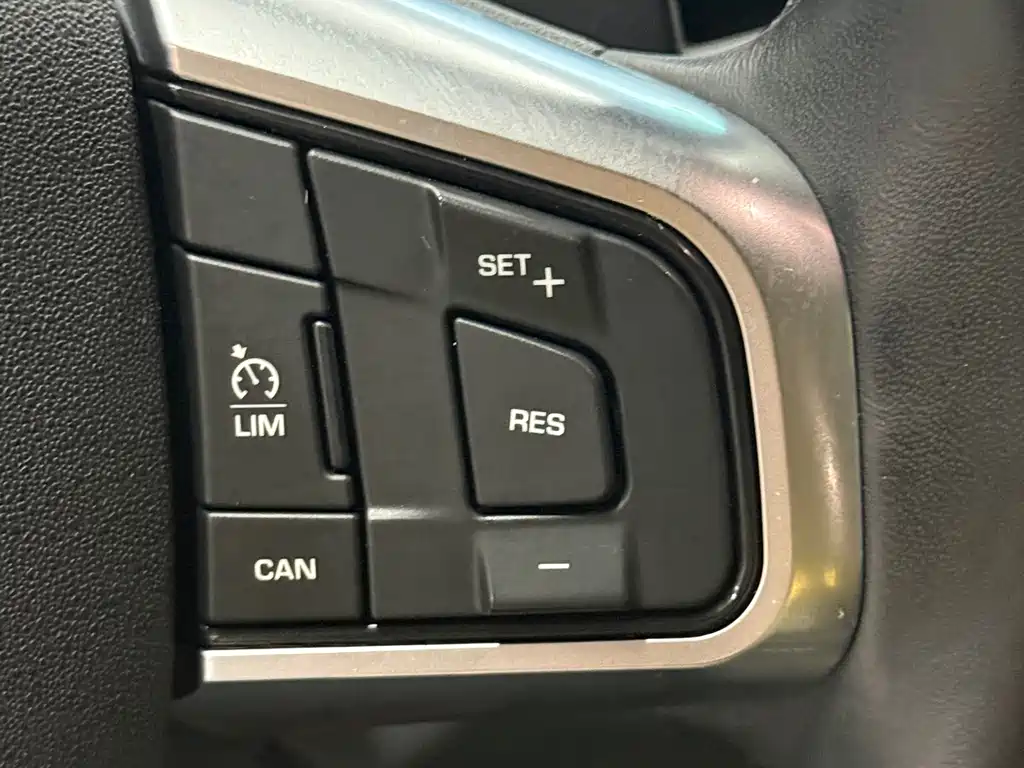 Land Rover Discovery Sport — фото 17