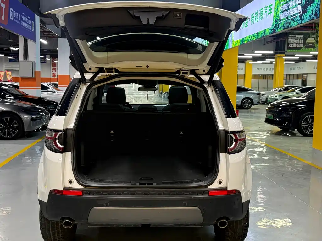 Land Rover Discovery Sport — фото 25