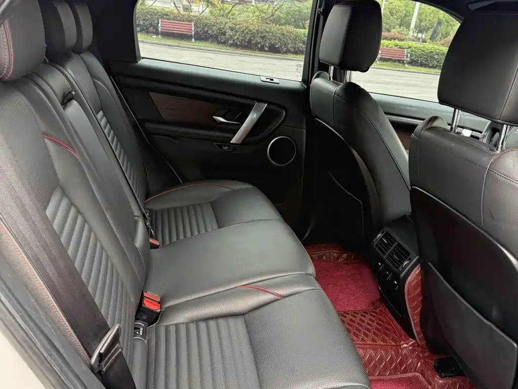 Land Rover Discovery Sport — фото 15
