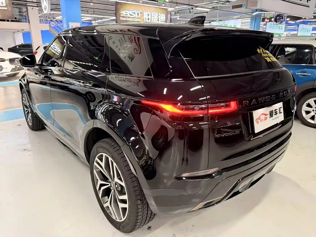 Land Rover Evoque — фото 14