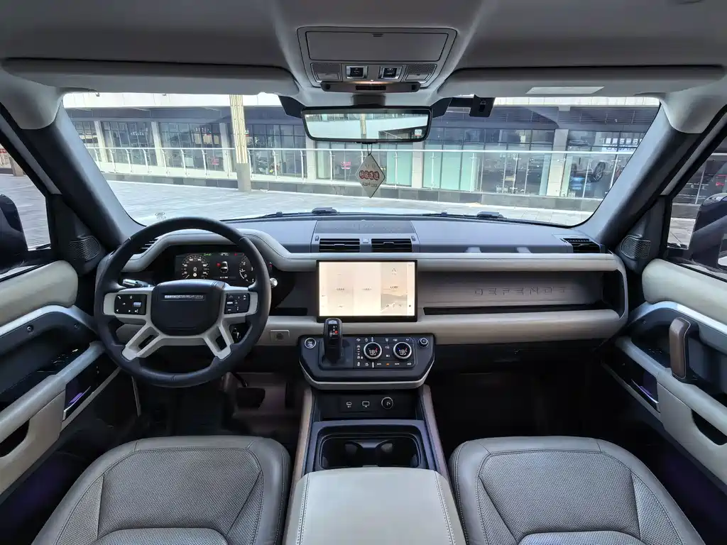 Land Rover Defender — фото 10