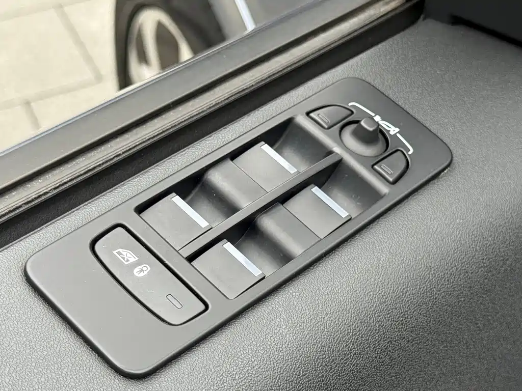 Land Rover Discovery Sport — фото 13