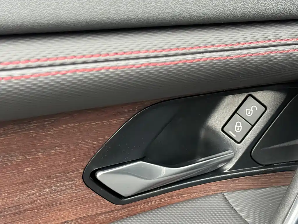 Land Rover Discovery Sport — фото 14