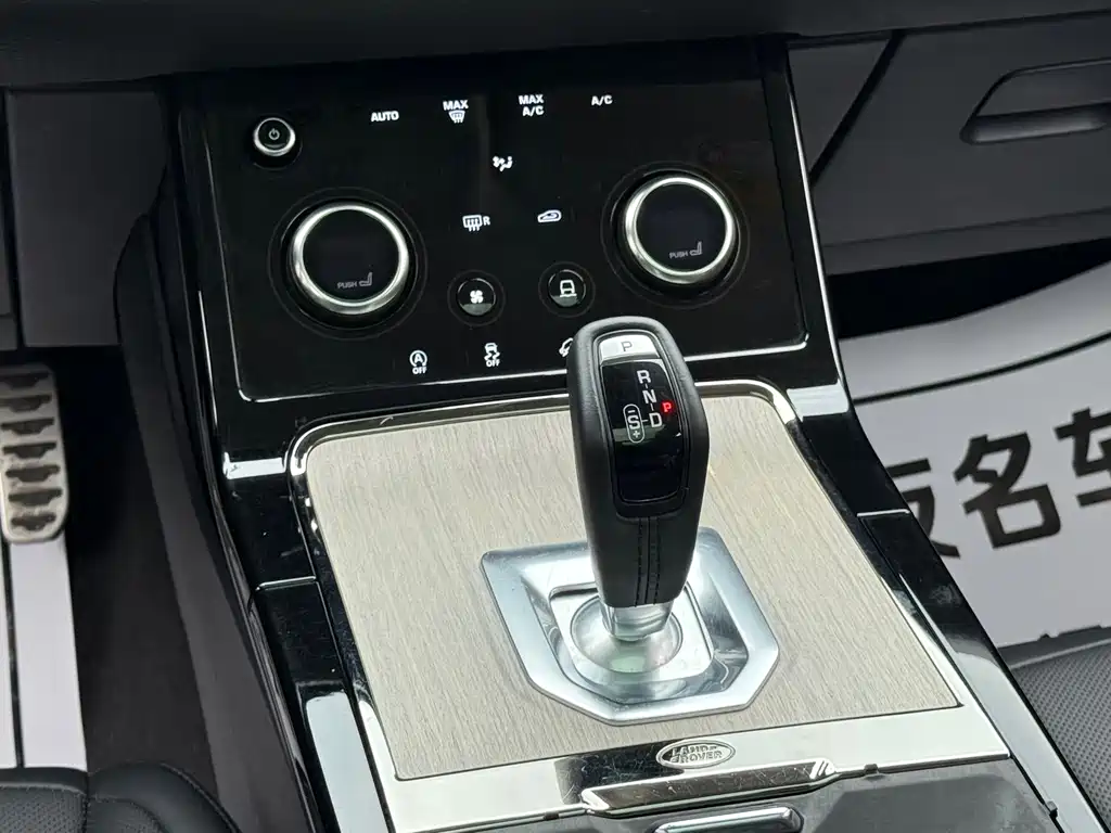 Land Rover Evoque — фото 24