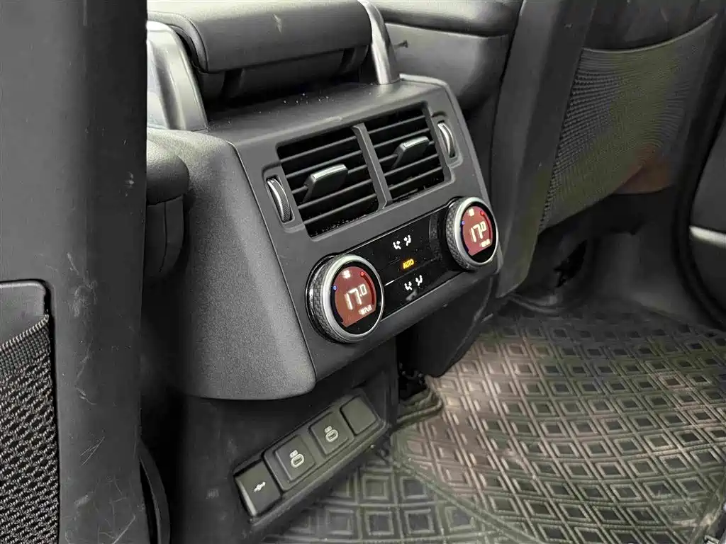 Land Rover Discovery — фото 11