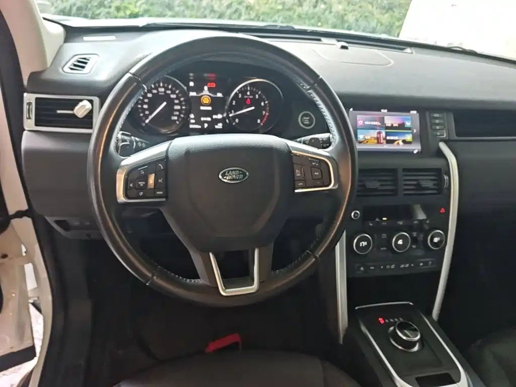 Land Rover Discovery Sport — фото 11