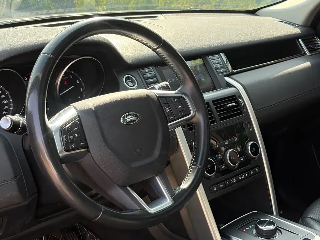 Land Rover Discovery Sport — фото 8
