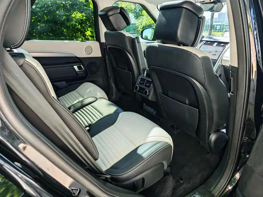 Land Rover Discovery — фото 17