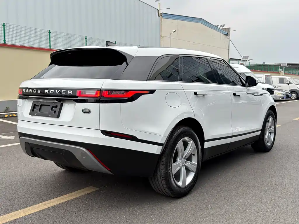 Land Rover Velar — фото 14