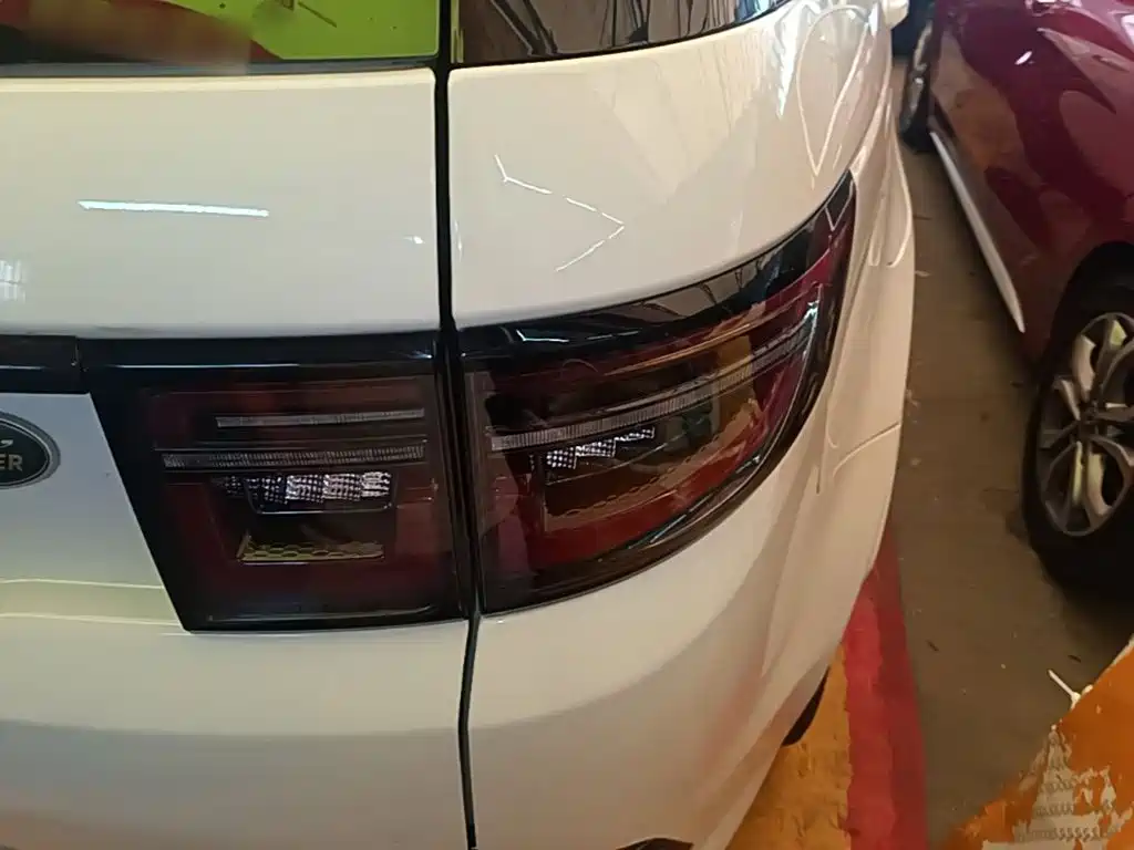 Land Rover Discovery Sport Hybrid — фото 8