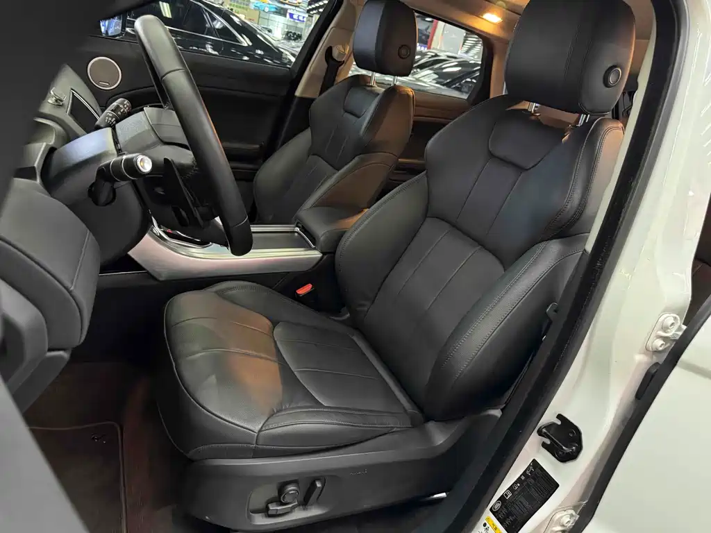 Land Rover Evoque — фото 21
