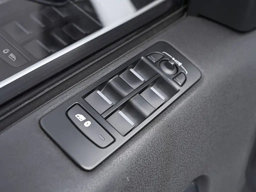 Land Rover Discovery Sport — фото 19