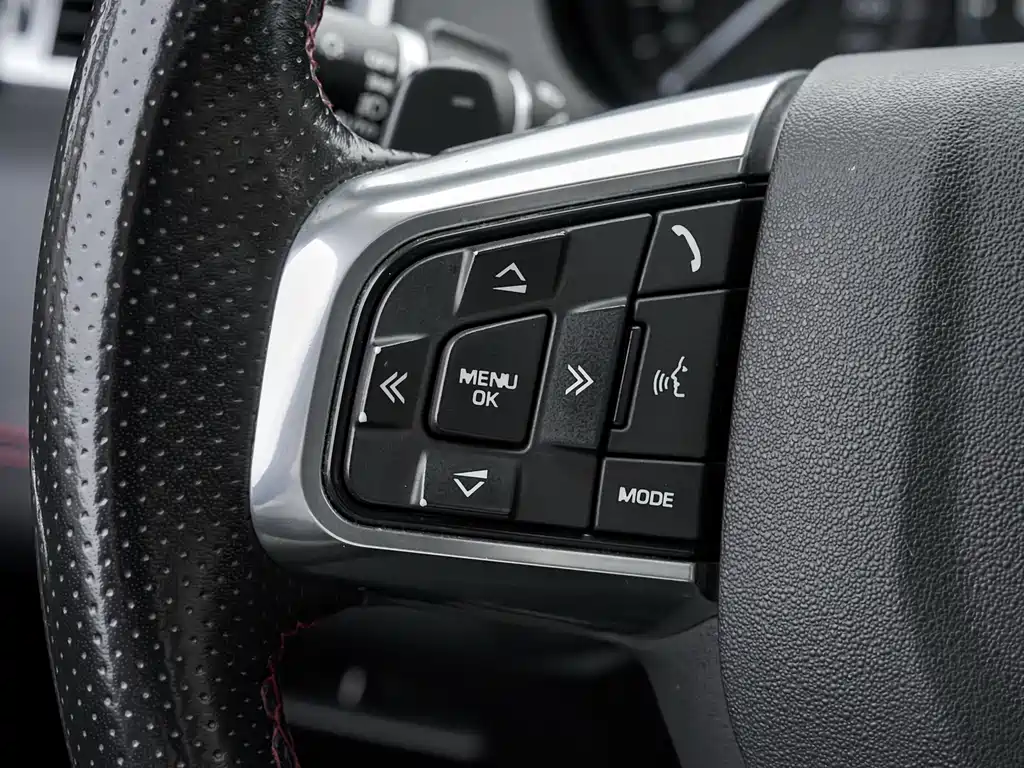 Land Rover Discovery Sport — фото 31