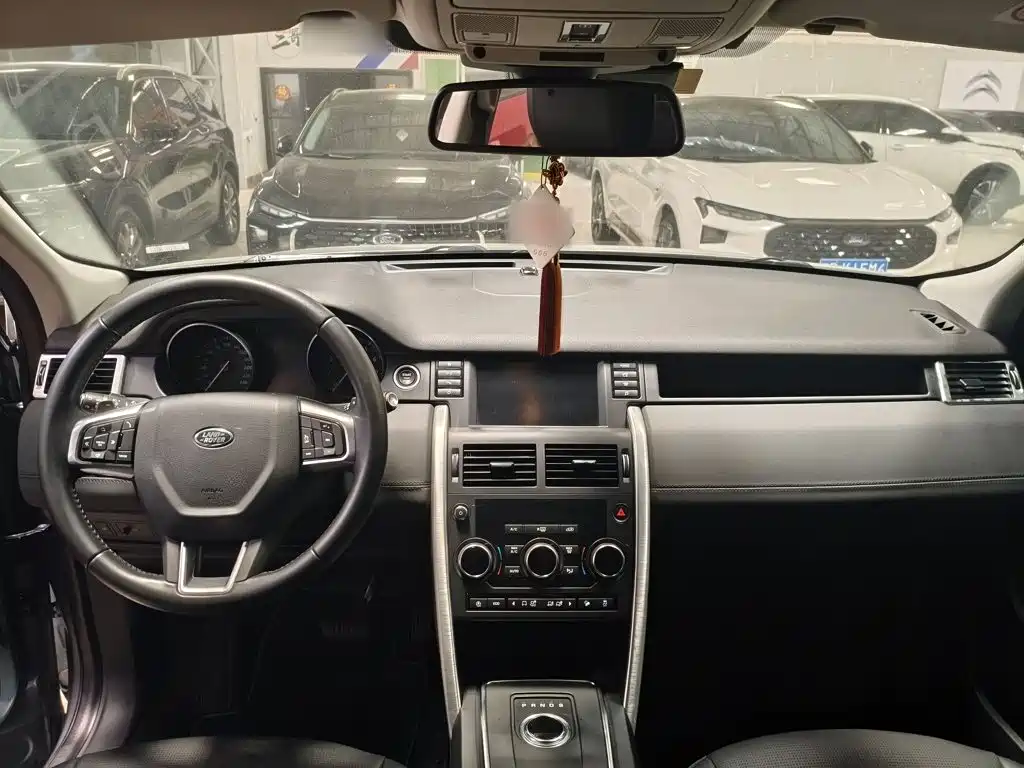 Land Rover Discovery Sport — фото 10