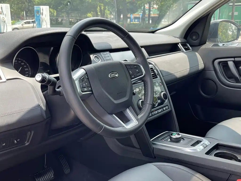 Land Rover Discovery Sport — фото 11