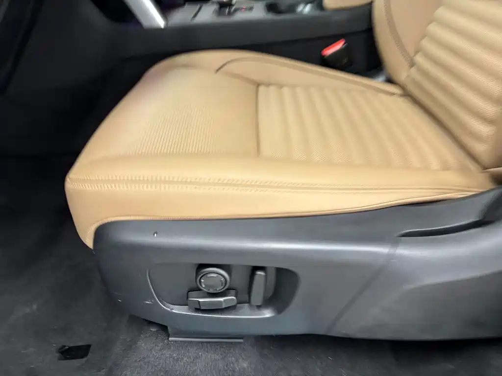 Land Rover Discovery Sport — фото 11