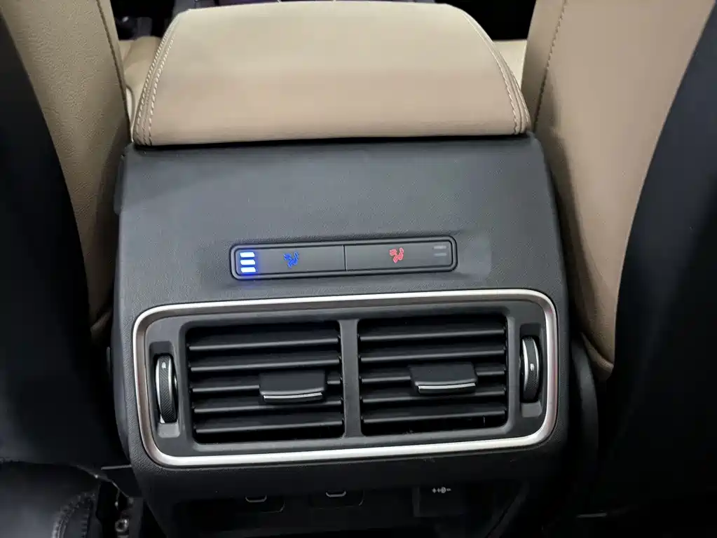 Land Rover Discovery Sport — фото 18