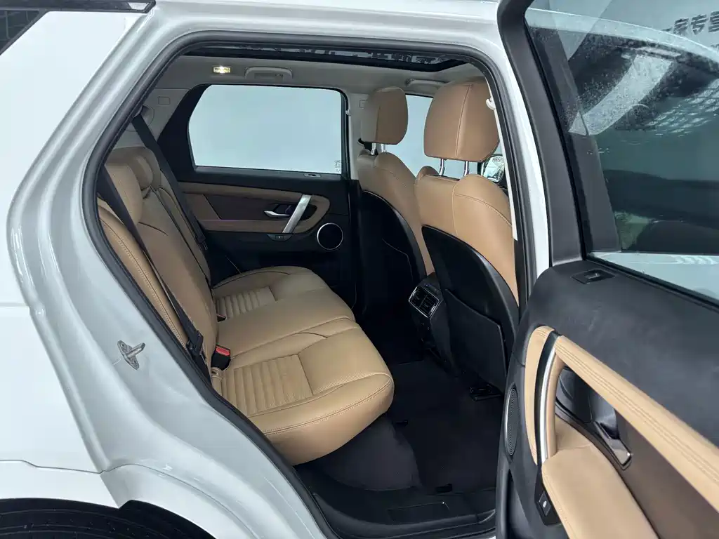 Land Rover Discovery Sport — фото 22