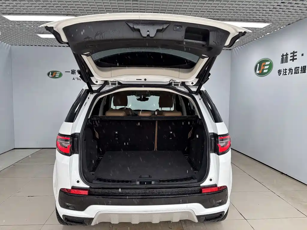 Land Rover Discovery Sport — фото 27
