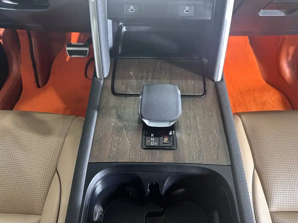 Land Rover Discovery Sport — фото 11