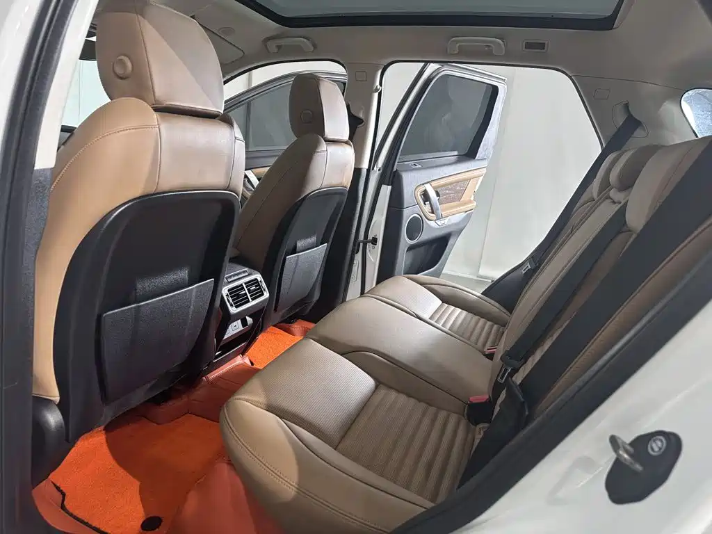 Land Rover Discovery Sport — фото 15