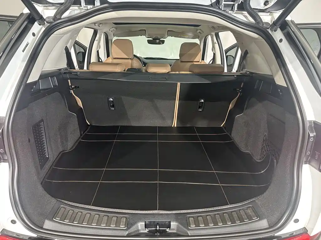 Land Rover Discovery Sport — фото 18