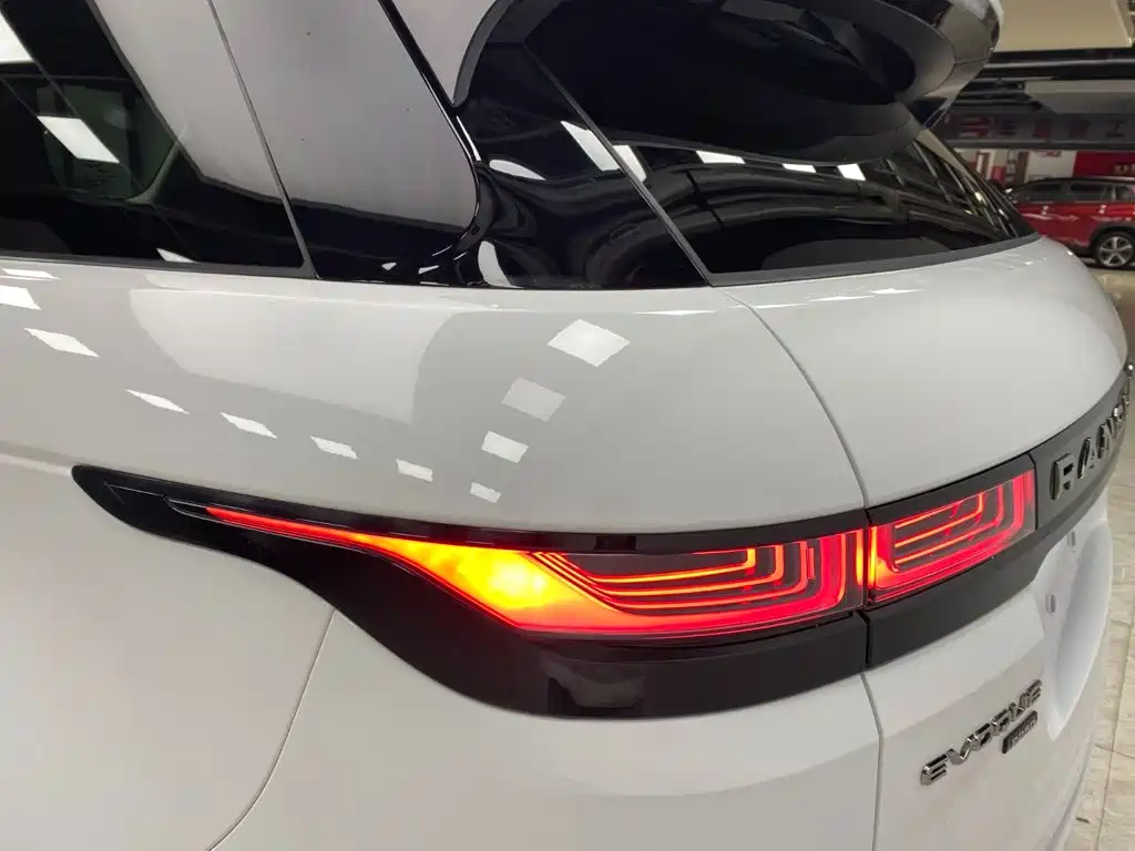 Land Rover Evoque — фото 24