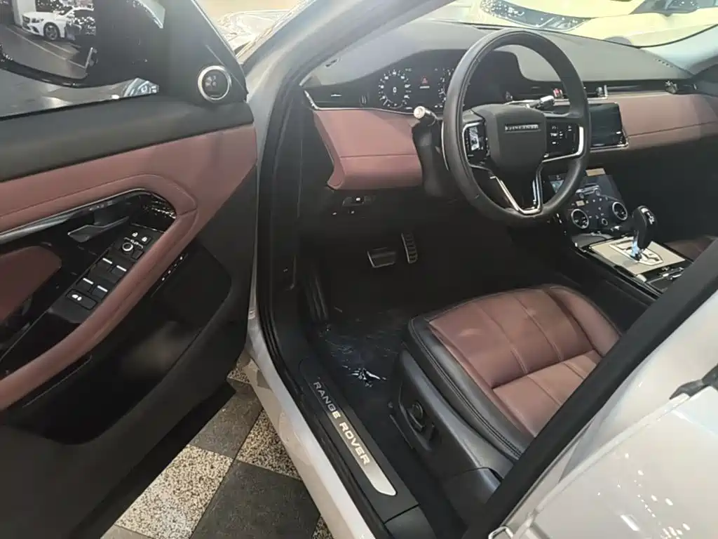 Land Rover Evoque — фото 16