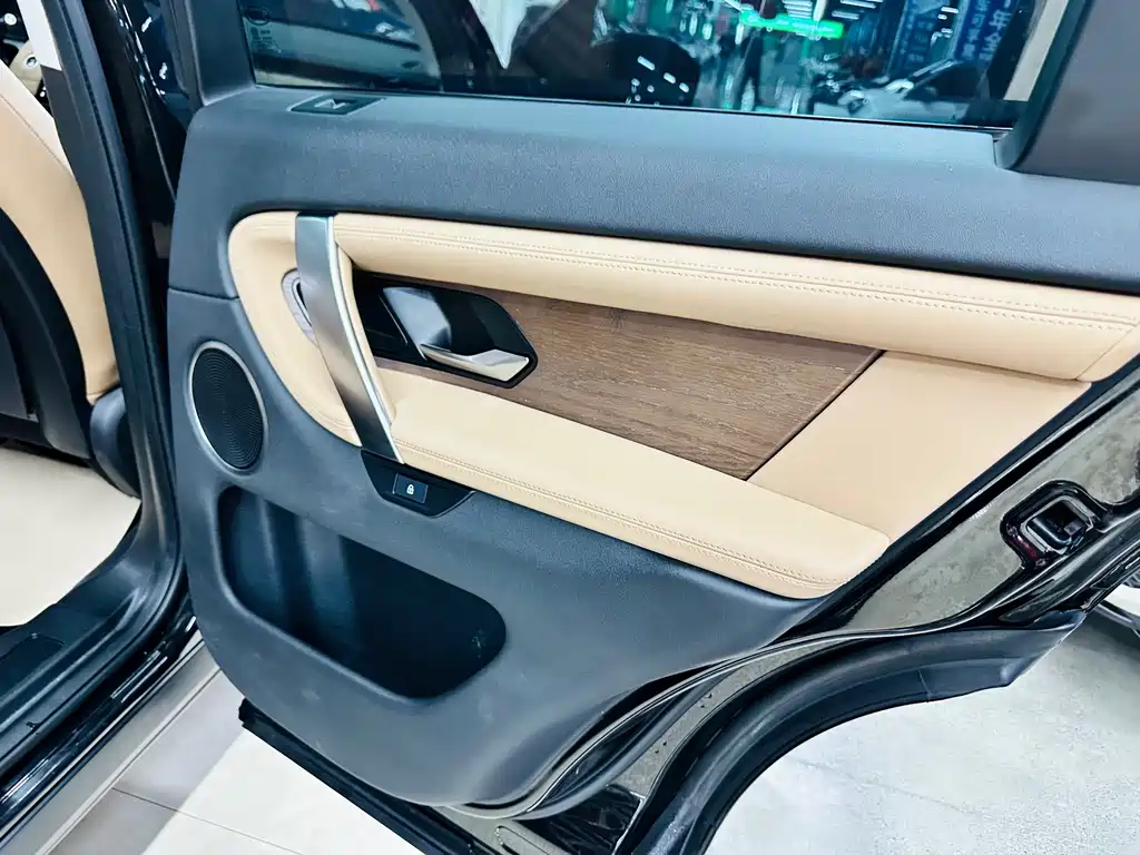 Land Rover Discovery Sport — фото 20