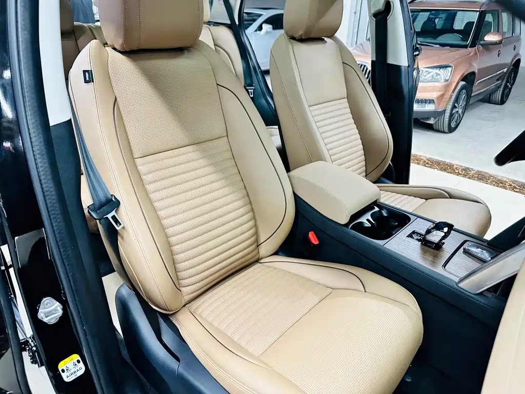 Land Rover Discovery Sport — фото 27