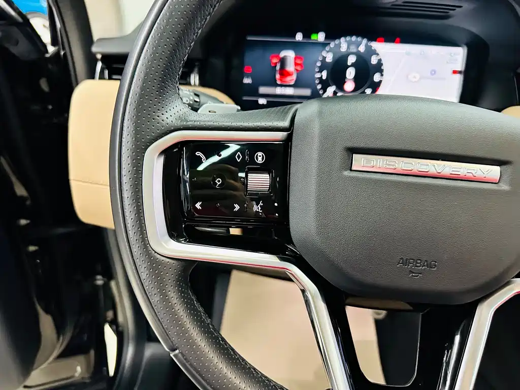 Land Rover Discovery Sport — фото 41