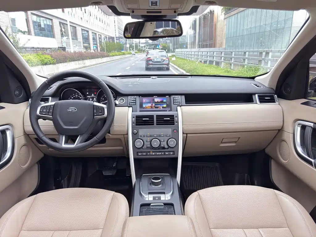 Land Rover Discovery Sport — фото 8