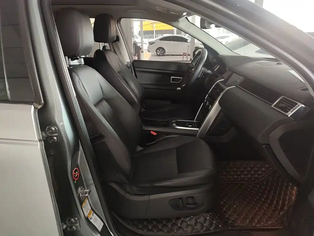 Land Rover Discovery Sport — фото 25