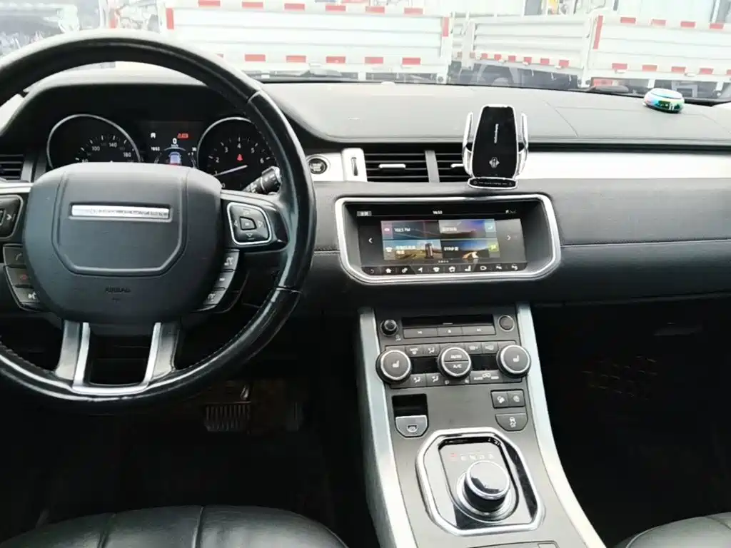 Land Rover Evoque — фото 14